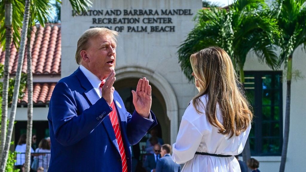 Donald Trump e l'ex first lady Melania vanno a votare per le primarie in Florida presso il seggio elettorale del Morton and Barbara Mandel Recreation Center di Palm Beach