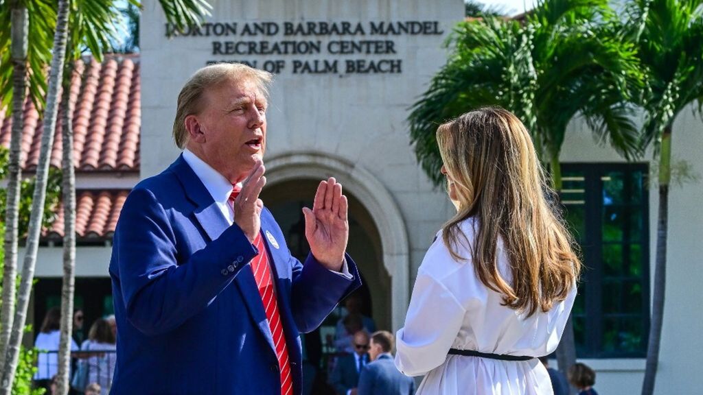 Donald Trump e l'ex first lady Melania vanno a votare per le primarie in Florida presso il seggio elettorale del Morton and Barbara Mandel Recreation Center di Palm Beach