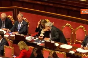 Il dialogo tra Meloni e Tajani in Aula al Senato