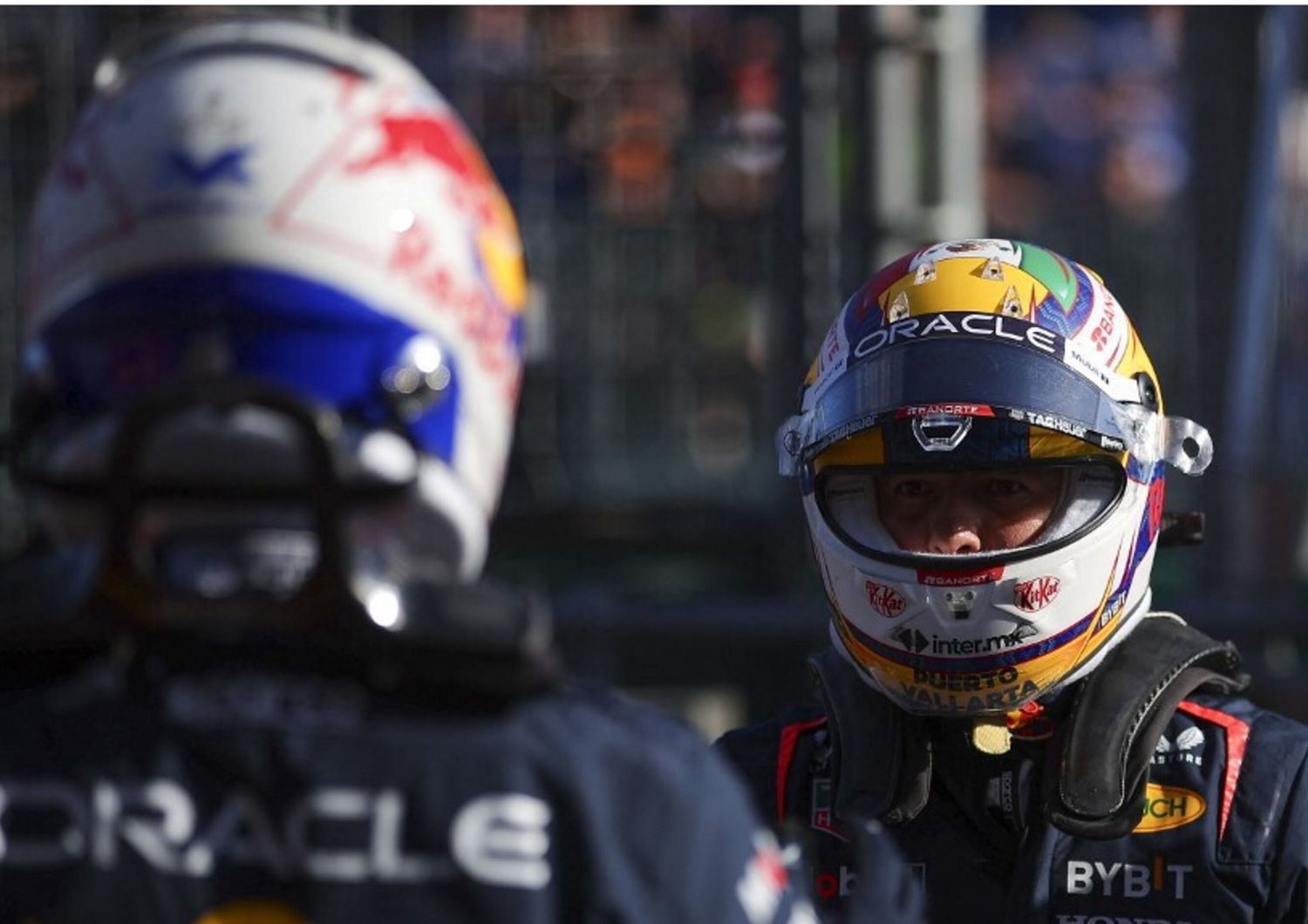 Perez e Verstappen durante il Formula 1 Rolex Australian Grand Prix 2024, terza prova del campionato mondiale di Formula 1 2024