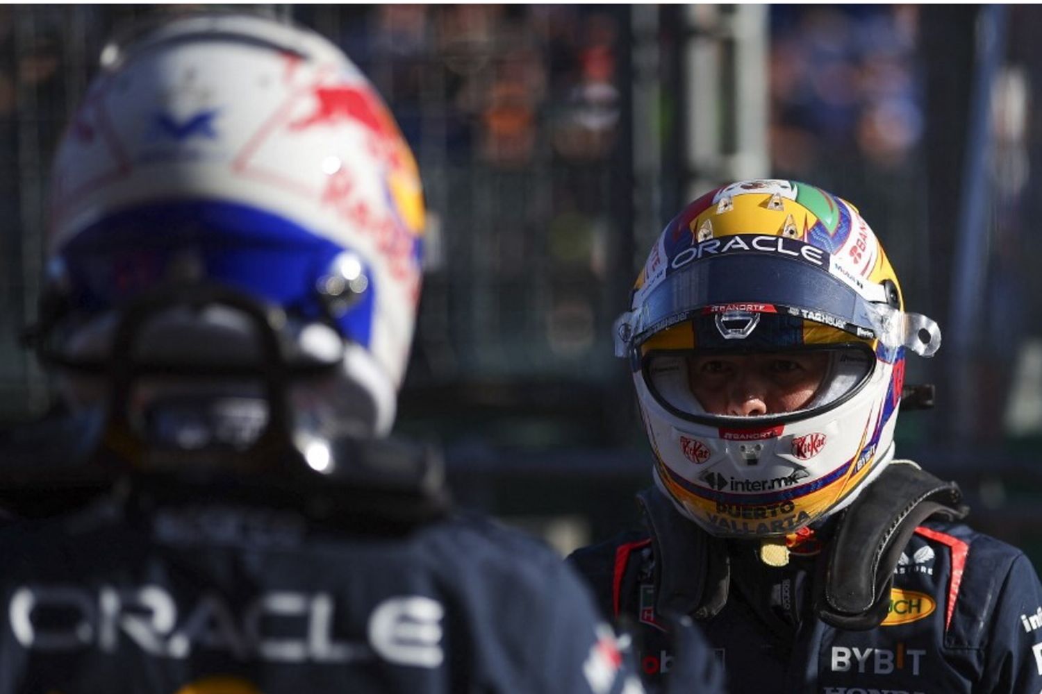 Perez e Verstappen durante il Formula 1 Rolex Australian Grand Prix 2024, terza prova del campionato mondiale di Formula 1 2024