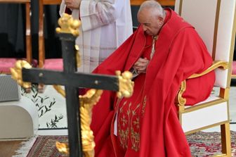 Il Papa in silenzio dopo la lettura del Vangelo