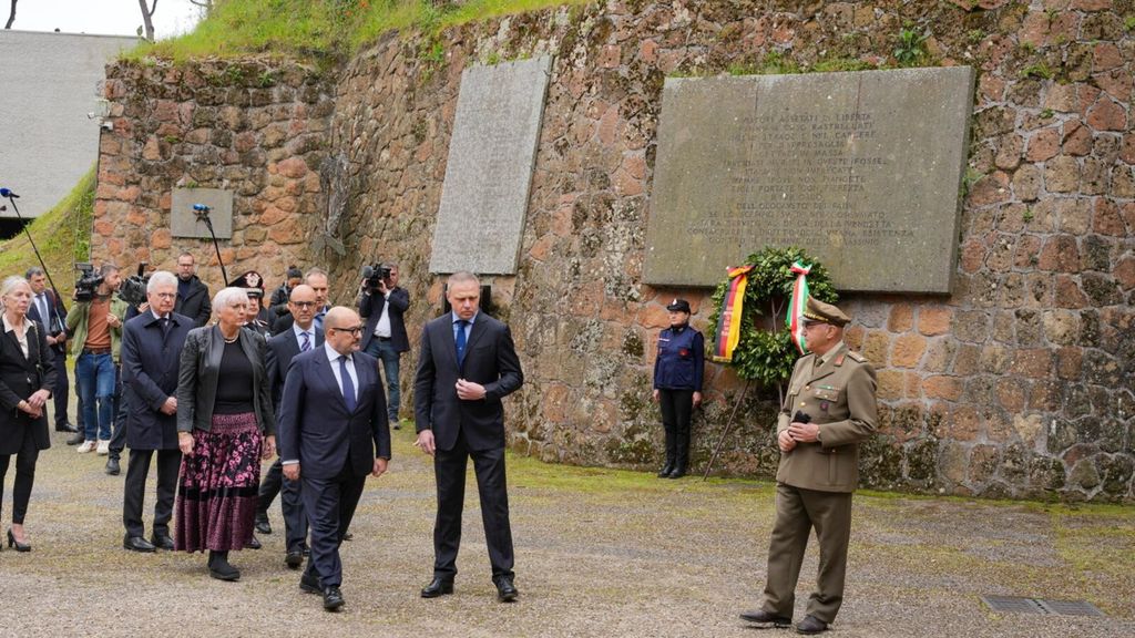 La ministra Roth e i ministri Sangiuliano e Lollobrigida alle Fosse Ardeatine