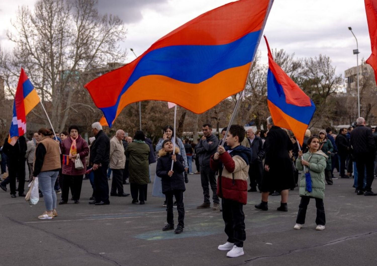 Manifestazione in Piazza della Libertà a Yerevan, del 20 marzo scorso, per sollecitare il governo armeno a soddisfare le esigenze abitative di coloro che provengono dal Nagorno-Karabakh e che sono stati costretti ad abbandonare le loro residenze