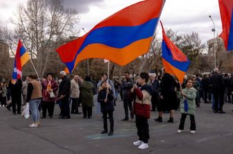 Manifestazione in Piazza della Libertà a Yerevan, del 20 marzo scorso, per sollecitare il governo armeno a soddisfare le esigenze abitative di coloro che provengono dal Nagorno-Karabakh e che sono stati costretti ad abbandonare le loro residenze