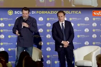 Salvini: "Macron? Chi parla di mandare soldati al fronte tradisce i principi della Comunità Europea"