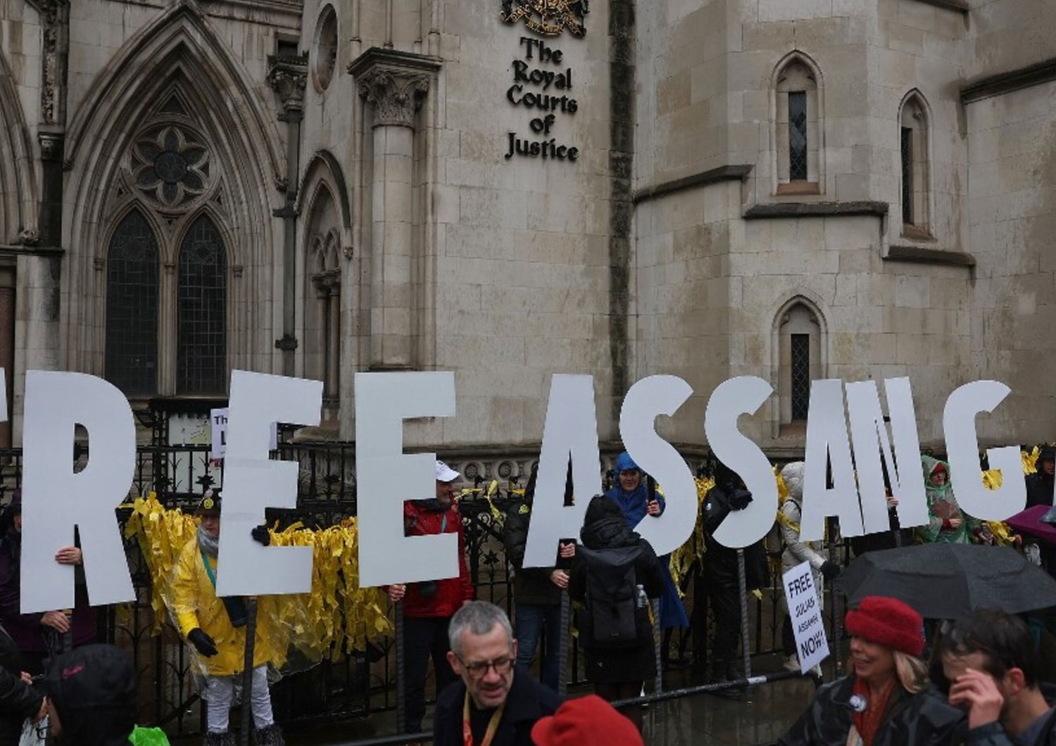 manifestazione per la liberazione di Assange