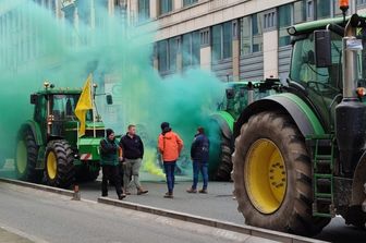 I trattori tornano a bloccare Bruxelles