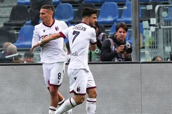 Orsolini esulta dopo un gol con il Bologna