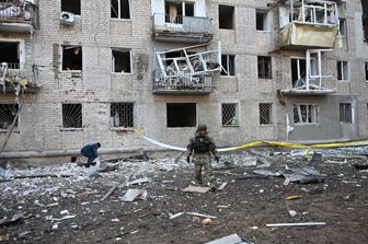 guerra russia ucraina droni russi attaccano kharkiv morti e feriti