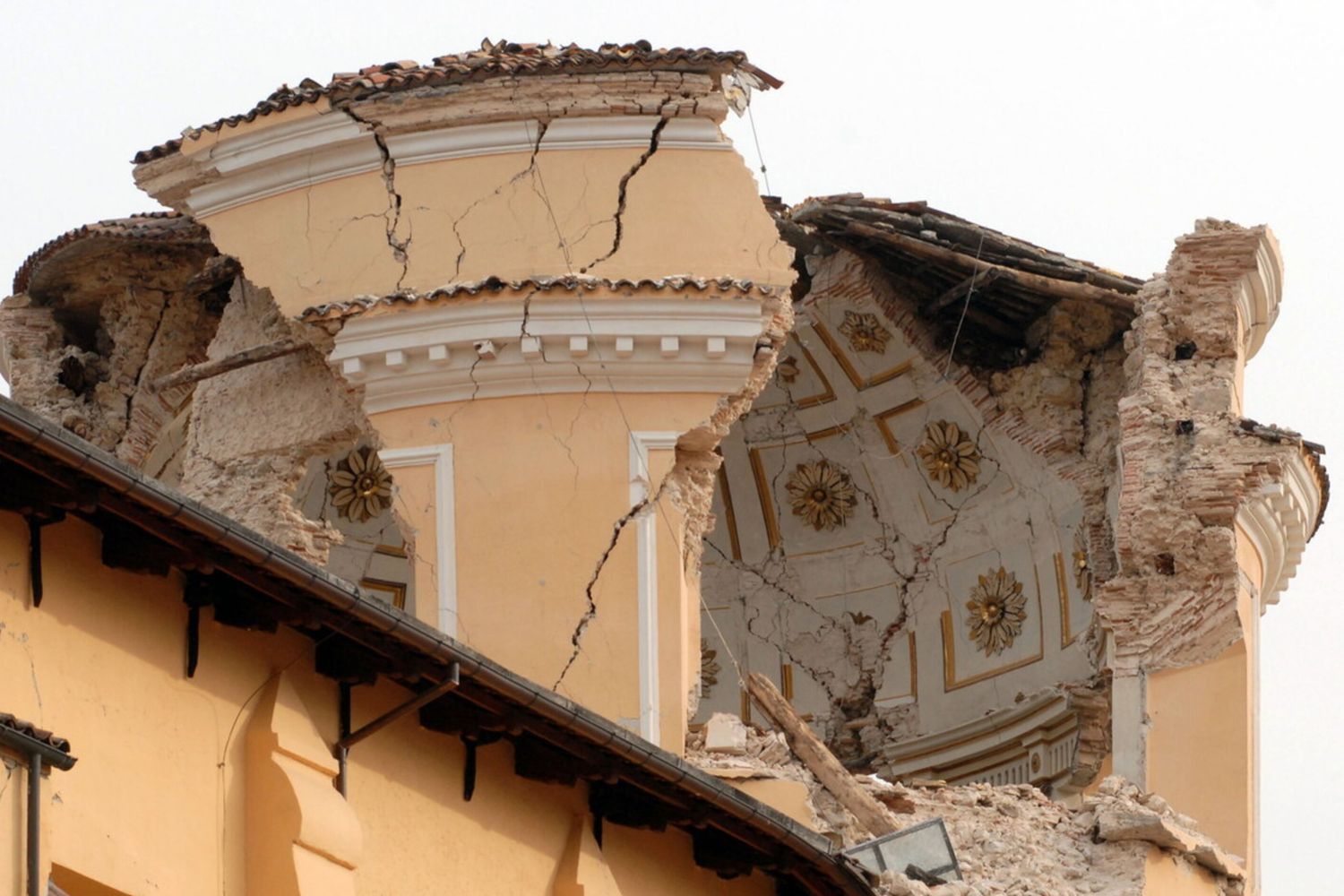 Terremoto l'Aquila (Agf)