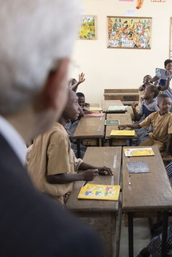 Sergio Mattarella al  Complesso scolastico del Canale di Vridi