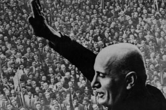 Foto d'archivio non datata del dittatore fascista italiano Benito Mussolini durante un incontro politico