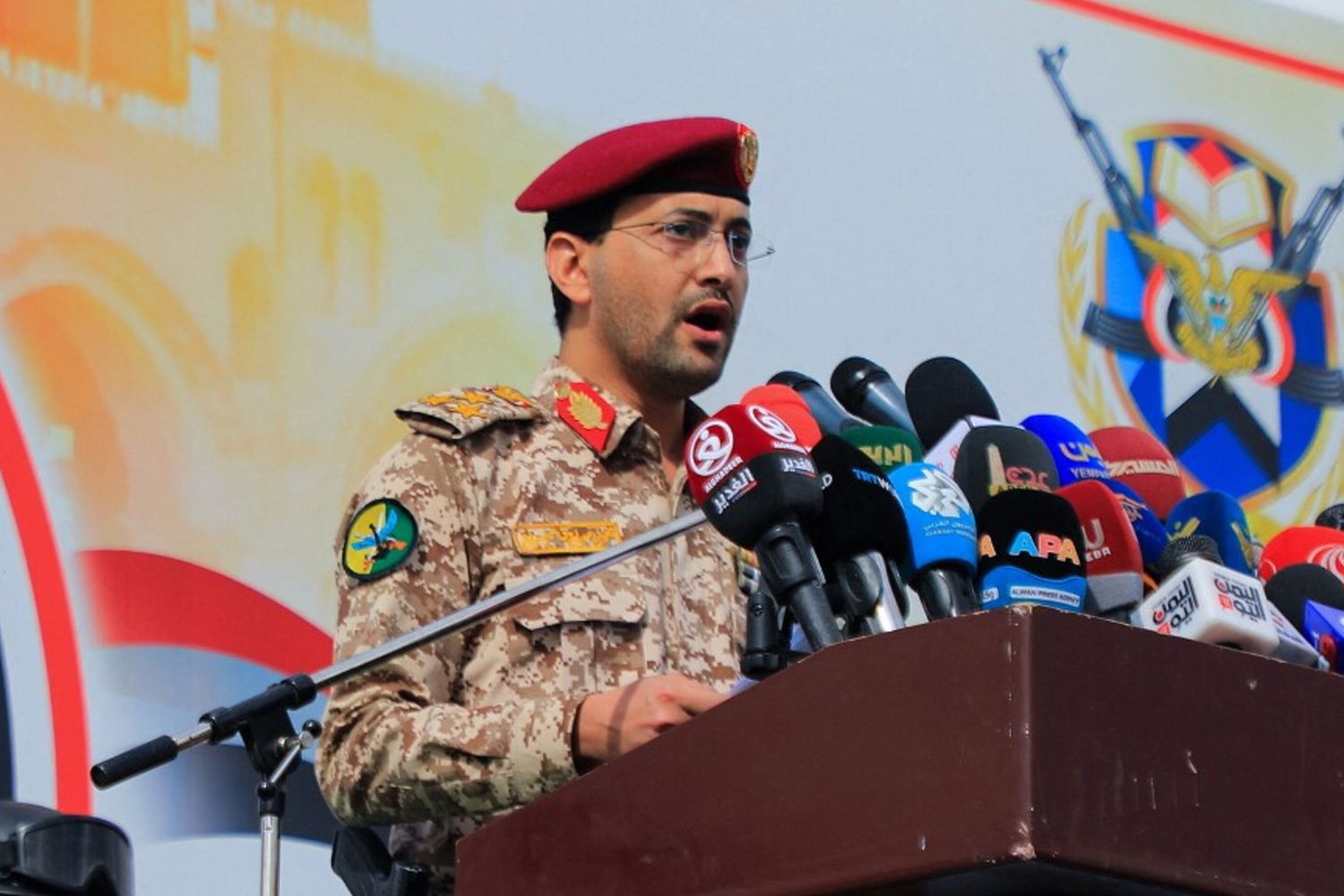 Il portavoce militare degli Houthi, brigadiere Yahya Saree