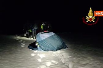 Escursionisti intrappolati nella neve salvati dai Vigili del Fuoco