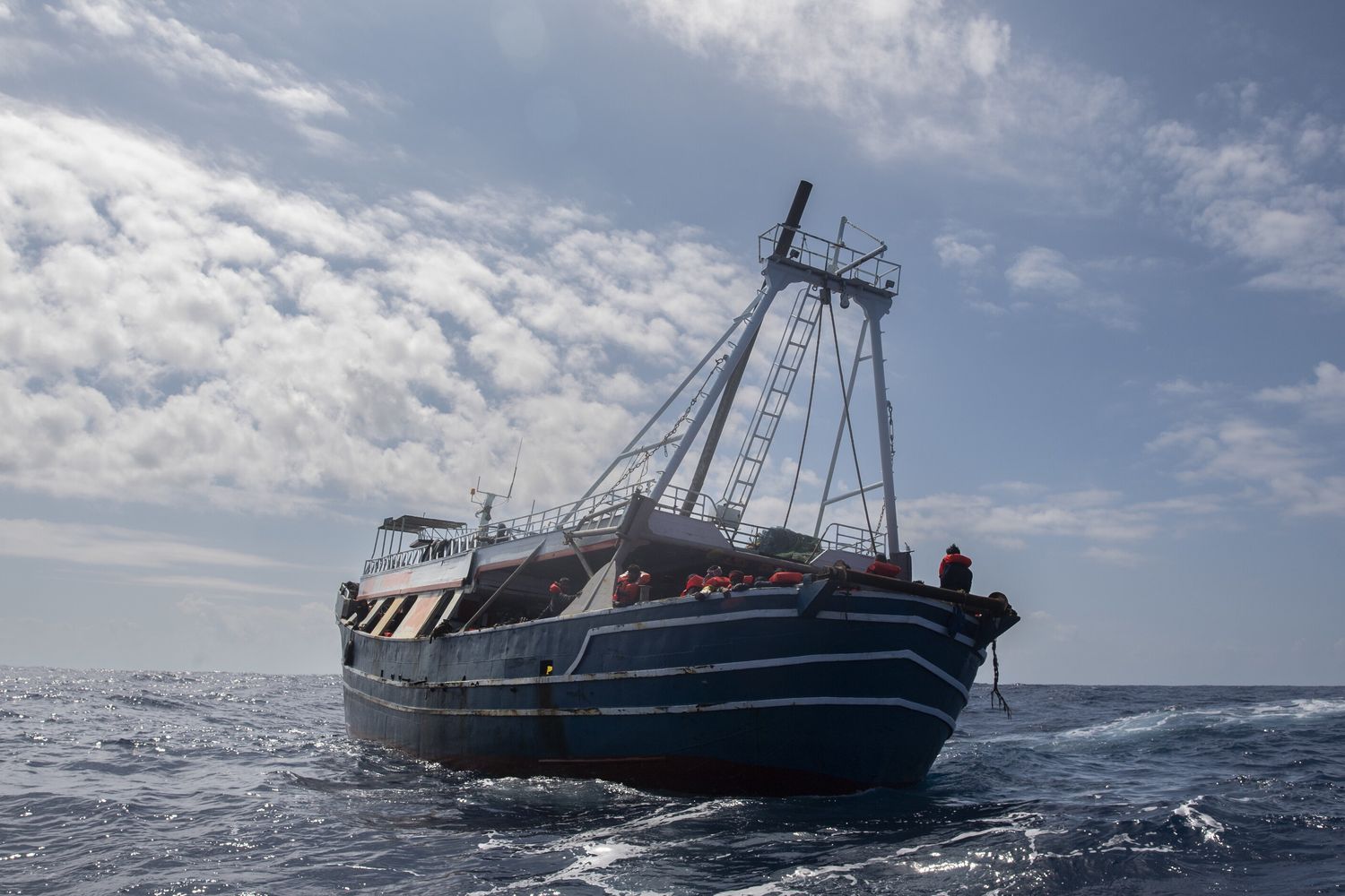 Peschereccio con migranti in difficolt&agrave;