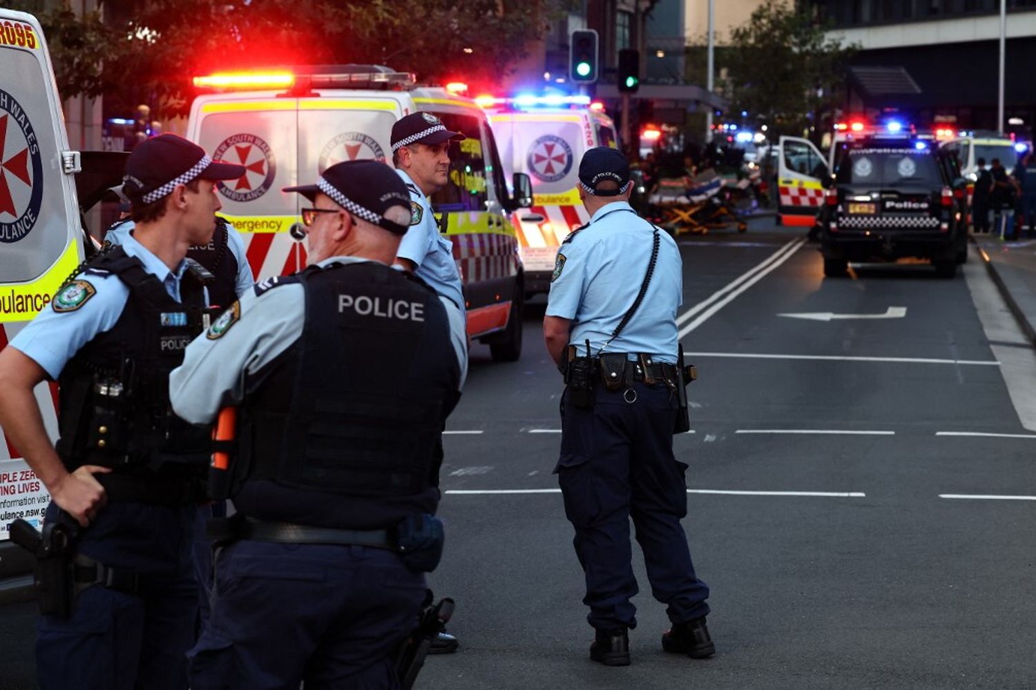 Polizia australiana a Sydney durante l’attacco al centro commerciale