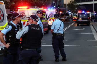 Polizia australiana a Sydney durante l’attacco al centro commerciale
