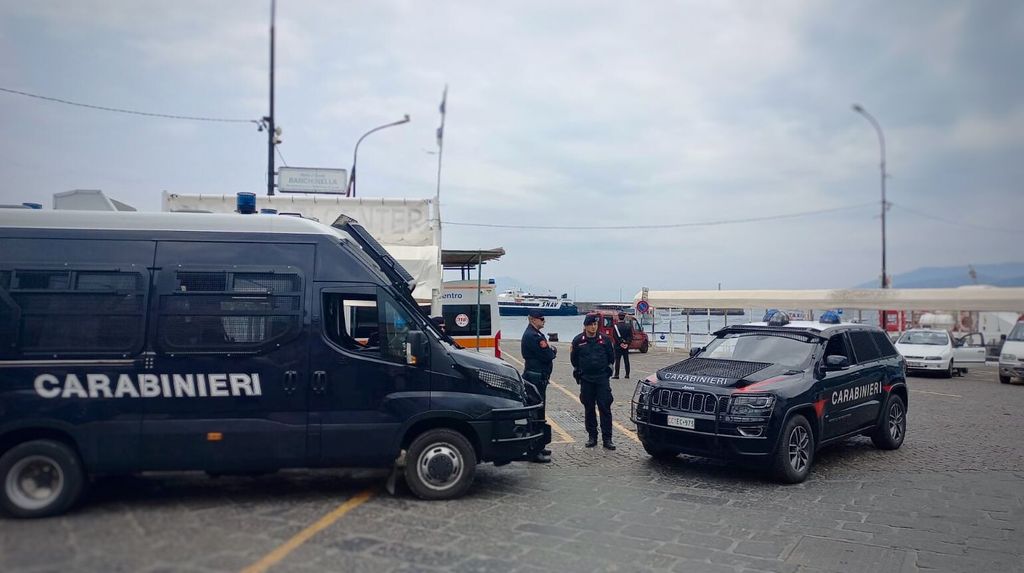 Controlli dei carabinieri a Capri
