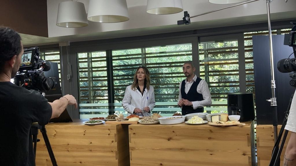 Il conduttore Stefano Bini in una puntata su "Le Strade Del Benessere"