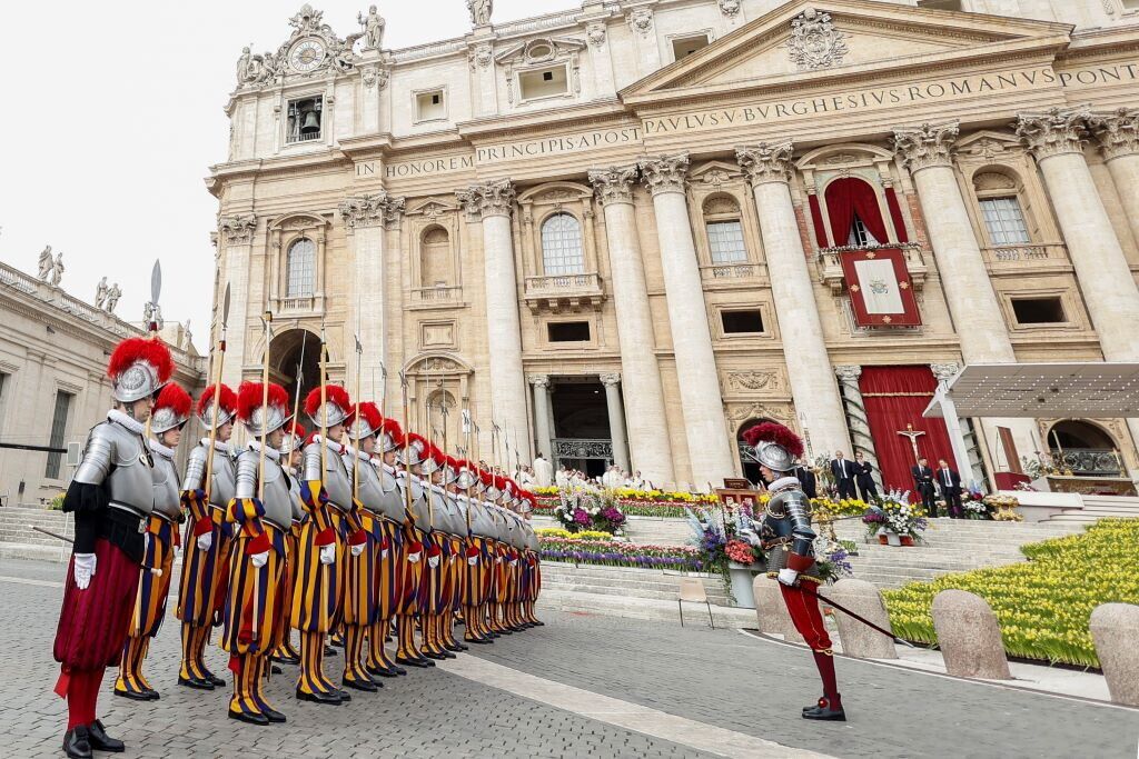Quante Sono Le Guardie Svizzere In Vaticano Vaticano: il 6 maggio giurano 34 nuove guardie svizzere