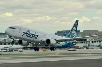 Stop negli Usa a tutti gli aerei della compagnia Alaska Airlines