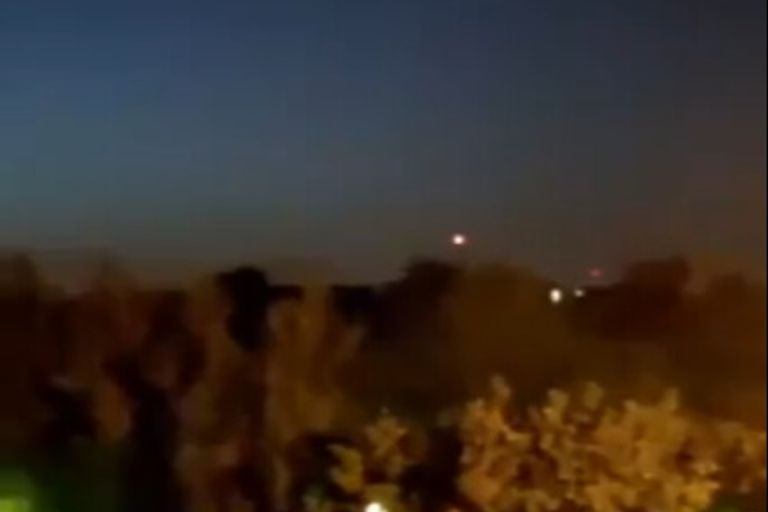 Israele attacca l&#39;Iran. Diverse esplosioni. Droni colpiscono una base militare&nbsp;