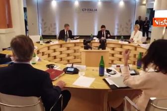 G7 Esteri, il ministro ucraino Kuleba accolto con un applauso alla riunione