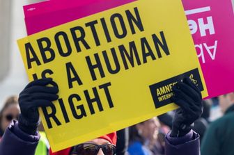 ue contro italia norme su aborto estranee a pnrr