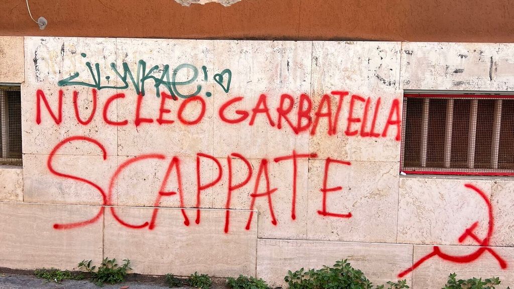 Scritte a Garbatella contro la sede di FdI