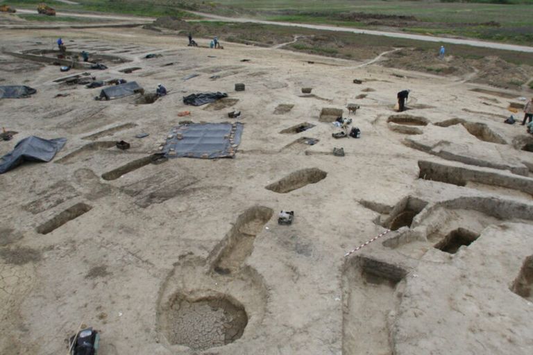 Gli scavi dell’Università Eötvös Loránd nel cimitero di Rákóczifalva, Ungheria, del periodo avaro (VI-IX secolo d.C.) nel 2006