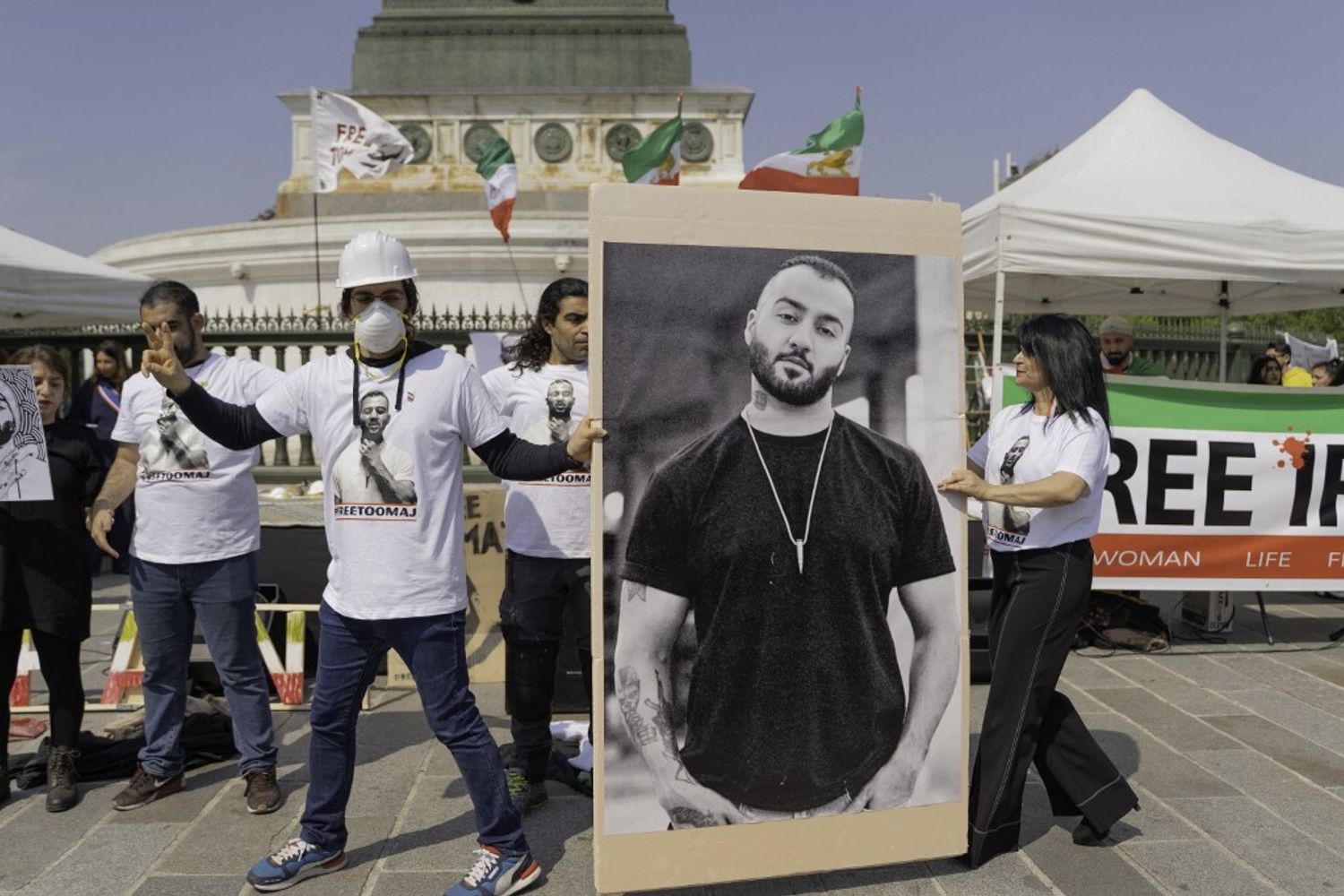 Manifestazione per la liberazione di Yoomaj a Parigi