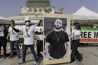 Manifestazione per la liberazione di Yoomaj a Parigi