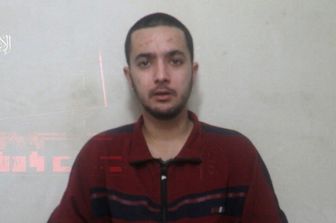 Hamas diffonde il video di un ostaggio israelo-americano prigioniero da quasi 200 giorni