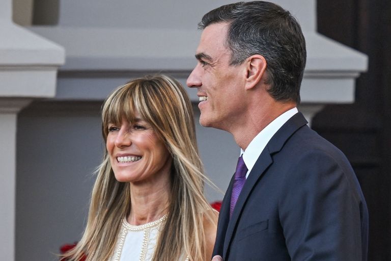 La moglie &egrave; indagata, Pedro Sanchez valuta le dimissioni