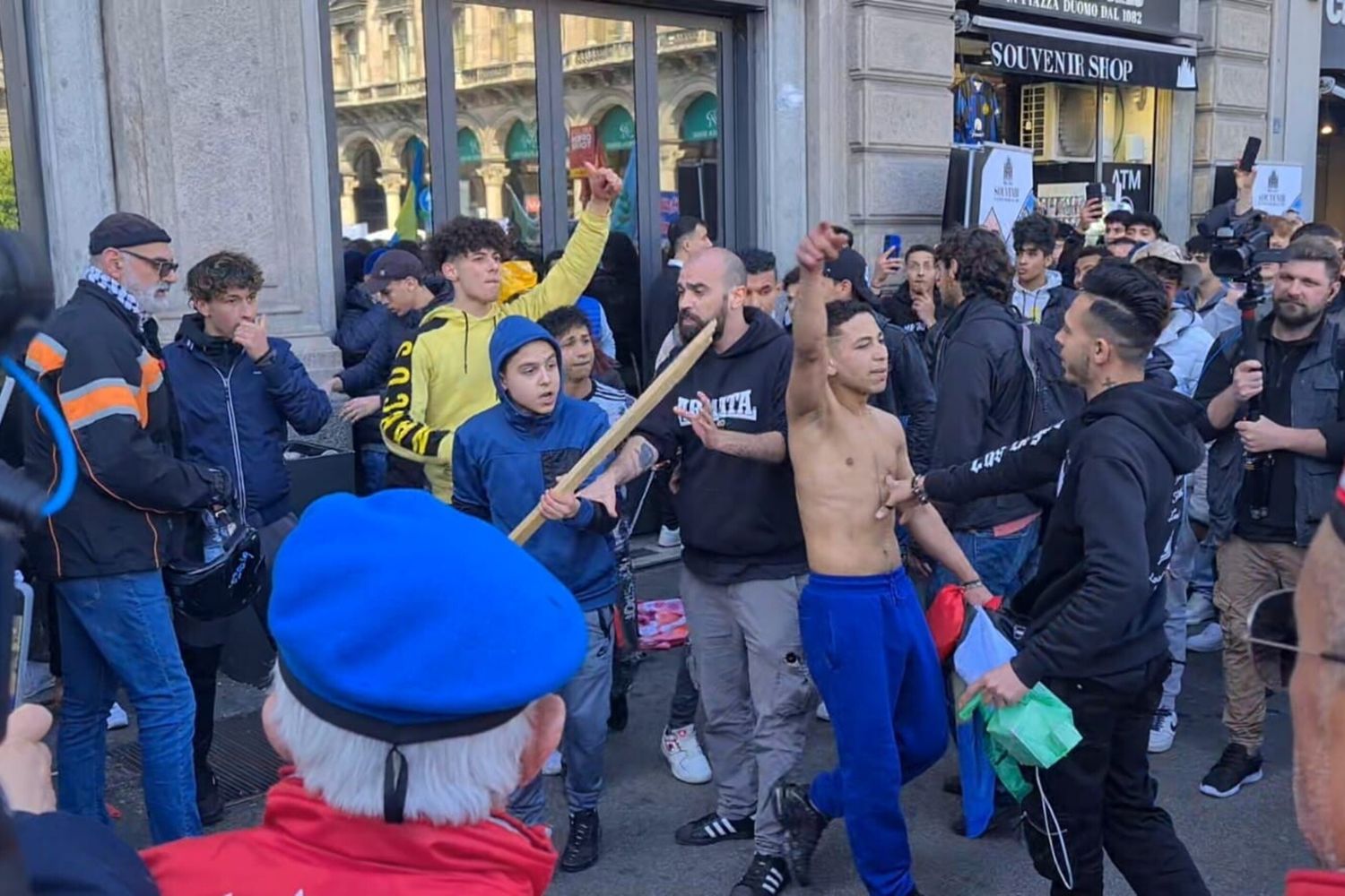 Gli incidenti in piazza Duomo