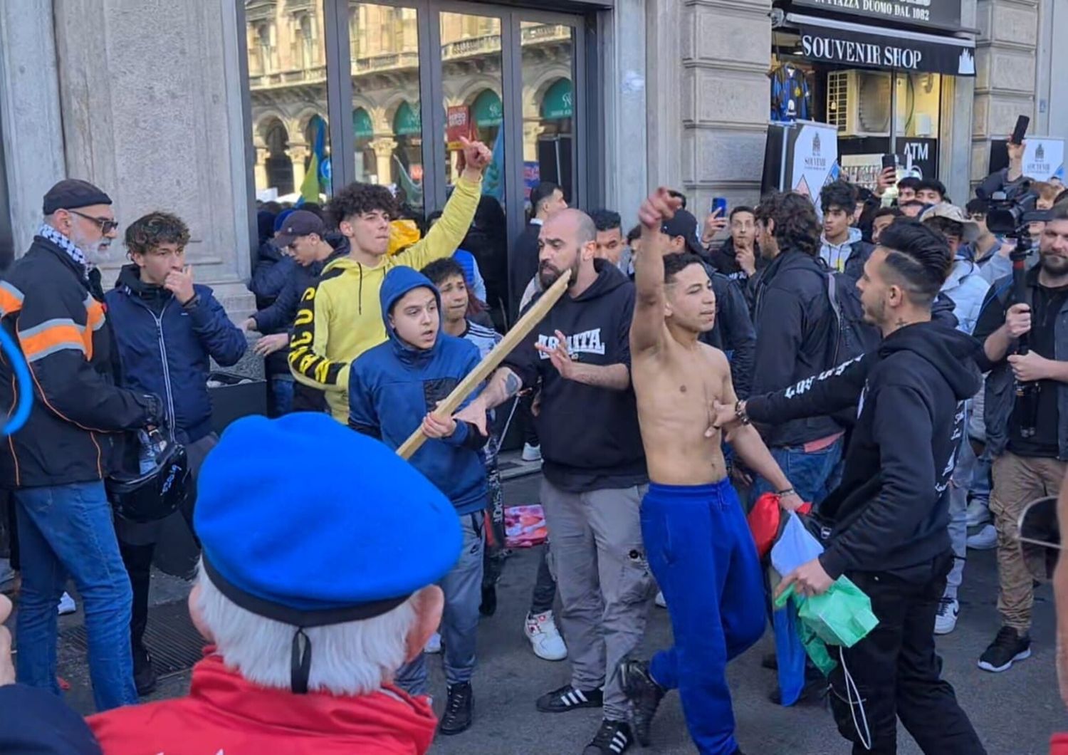 Gli incidenti in piazza Duomo