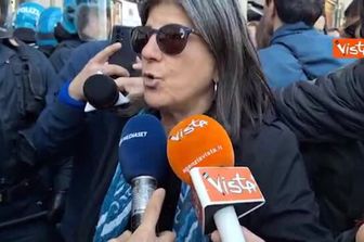 Bandiera della Brigata ebraica strappata in Piazza Duomo, parla un membro: "Cercavano la rissa"