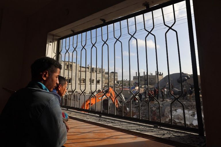 Carri schierati sul confine. Rafah attende l&#39;invasione