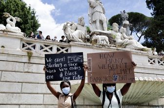 Manifestazione a Roma per George Floyd, morto a Minneapolis il 26 maggio 2020