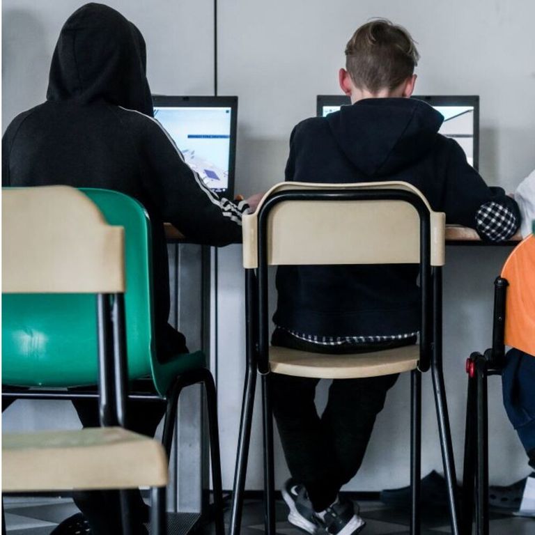 Ragazzi al computer