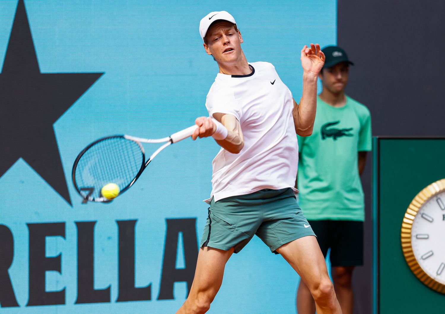 Sinner in campo a Madrid contro il russo Khachanov