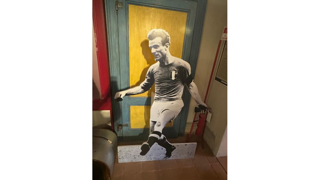 La sagoma cartonata di Valentino Mazzola donata al Museo del Grande Torino e della Leggenda Granata da Facchetti junior