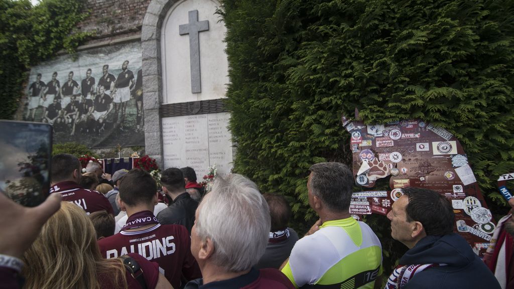 Il ricordo dei Caduti di Superga