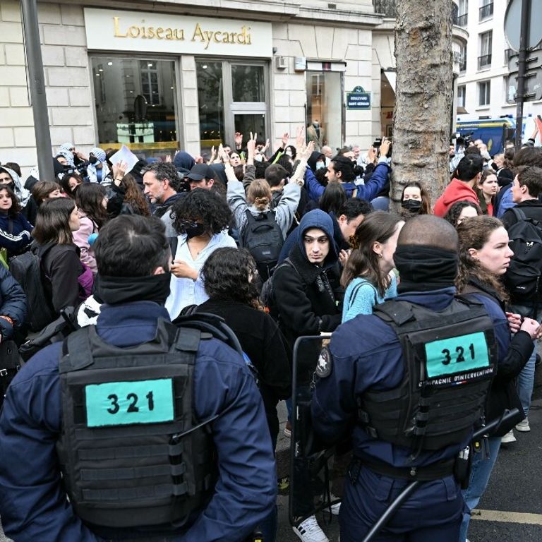 Parigi, evacuazione della manifestazione pro-Gaza alla Sciences-Po