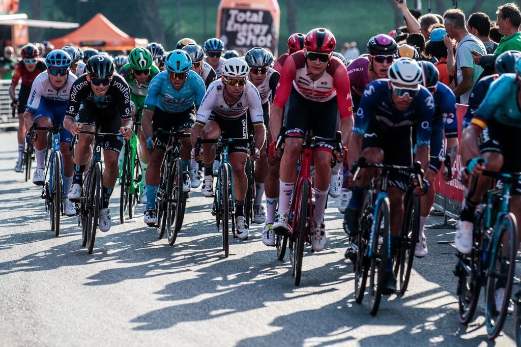 Giro d'Italia, al via l'edizione 107. Il 'deb' Pogacar favorito