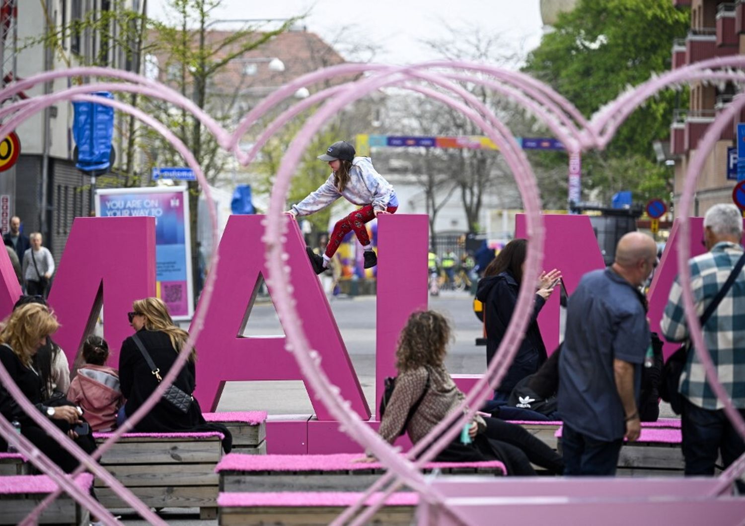 eurovision entra nel vivo con abba e polemiche su israele