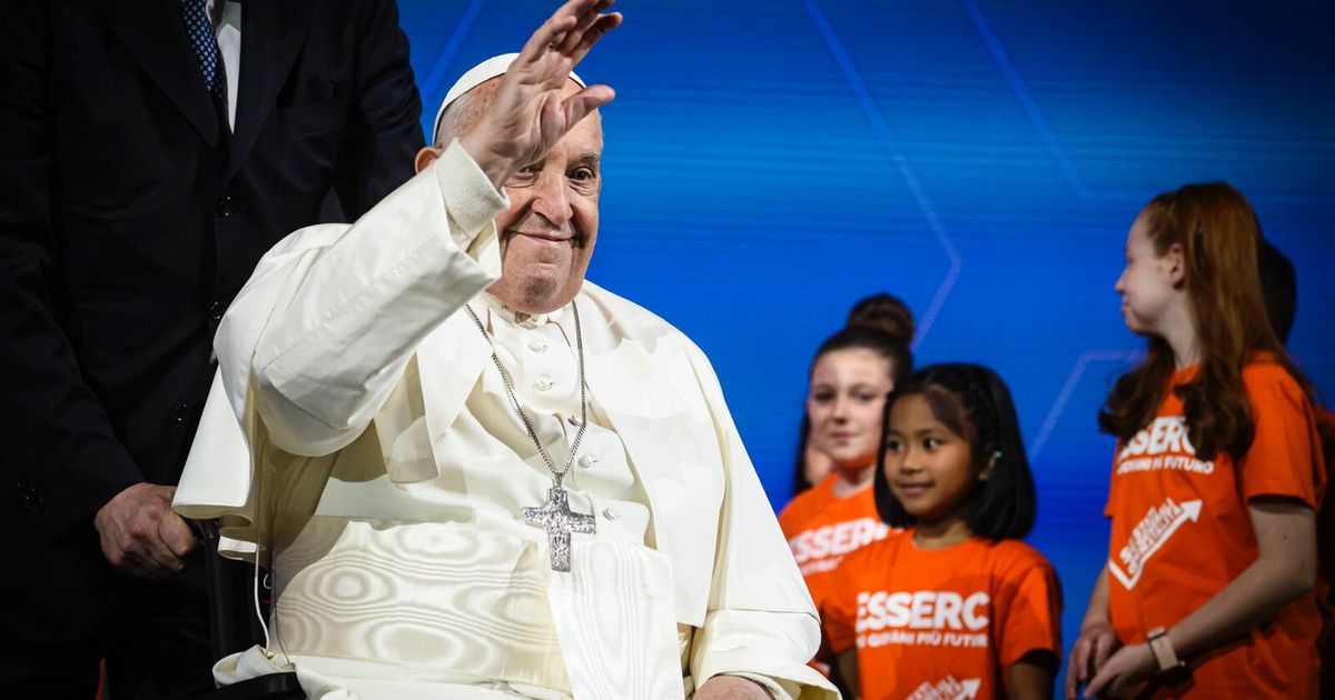 Il Papa contro la denatalità, "senza bambini un Paese perde la sua speranza nel domani"
