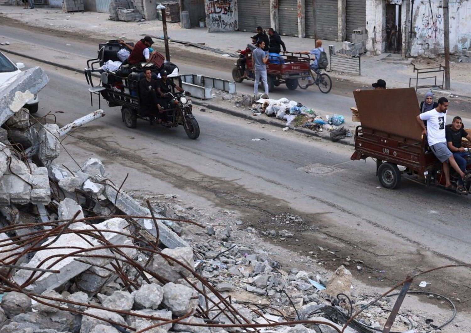 Palestinesi in fuga da Rafah