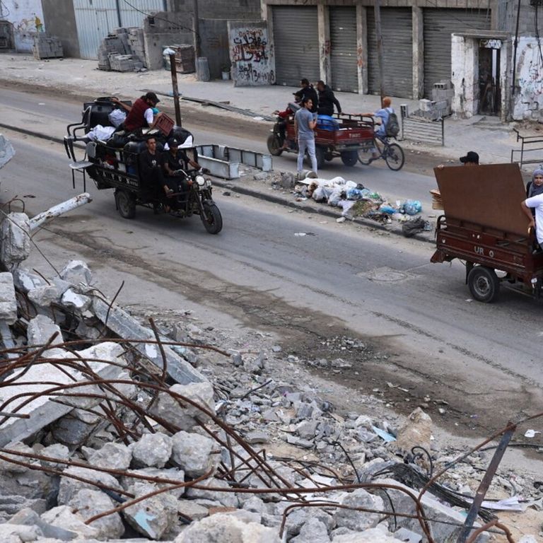 Palestinesi in fuga da Rafah